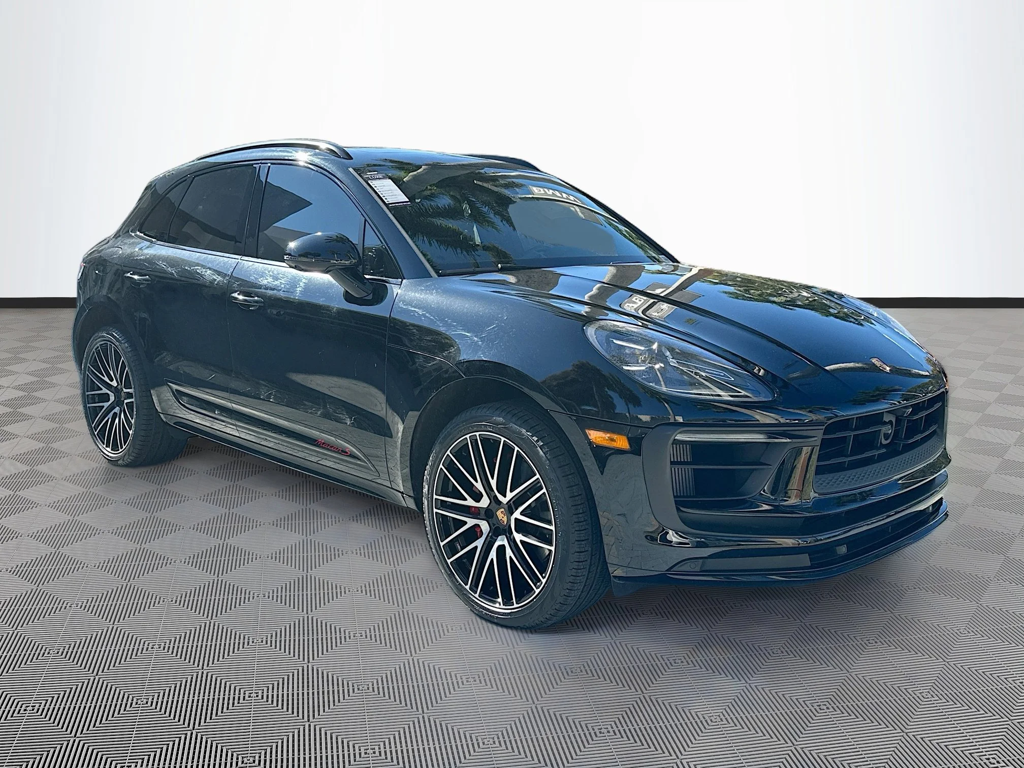 2024 Porsche Macan S's photo