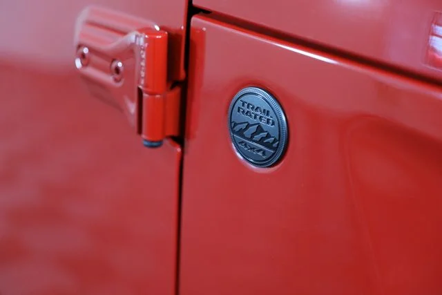 Used 2025 Red Jeep Sport S image 28