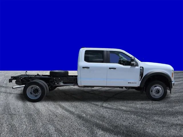 New 2026 Oxford White Ford F-450® XL image 3
