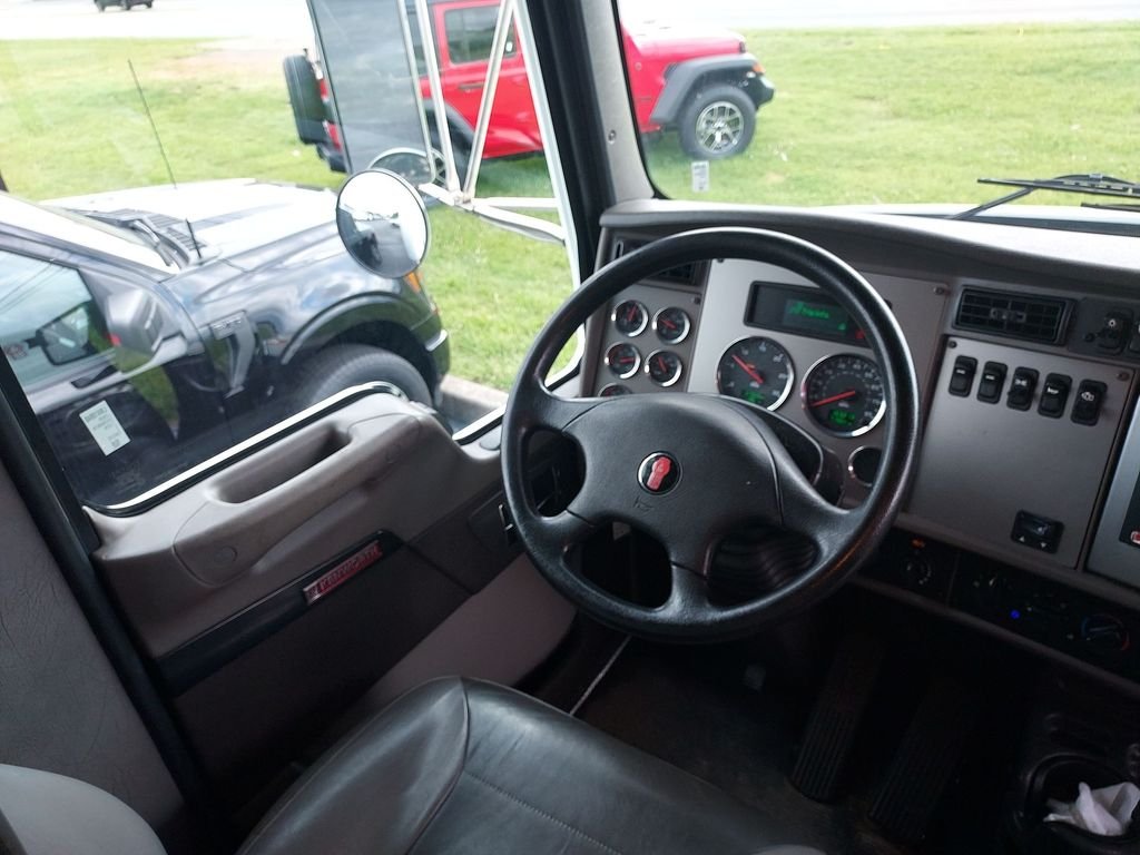 Used 2020 White Kenworth  image 15