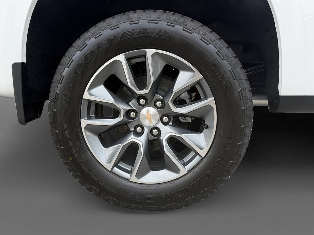 New 2026 Summit White Chevrolet LT image 17