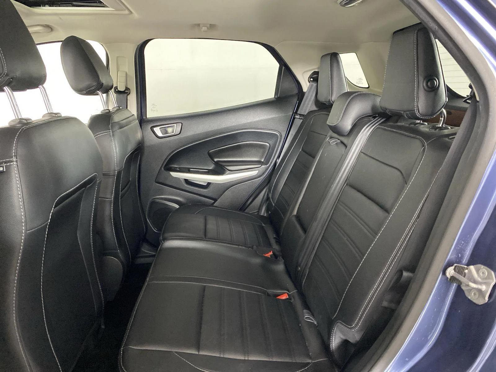 Used 2022 Blue Ford Titanium image 27