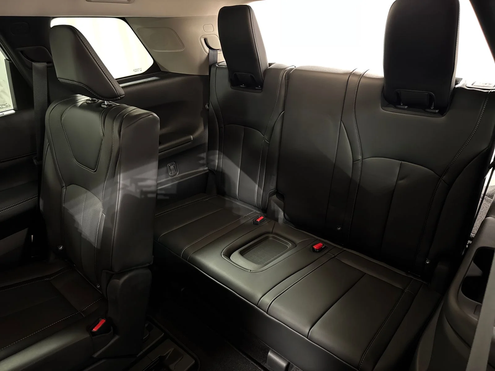 Certified Used 2026 Graphite Shadow INFINITI LUXE image 29