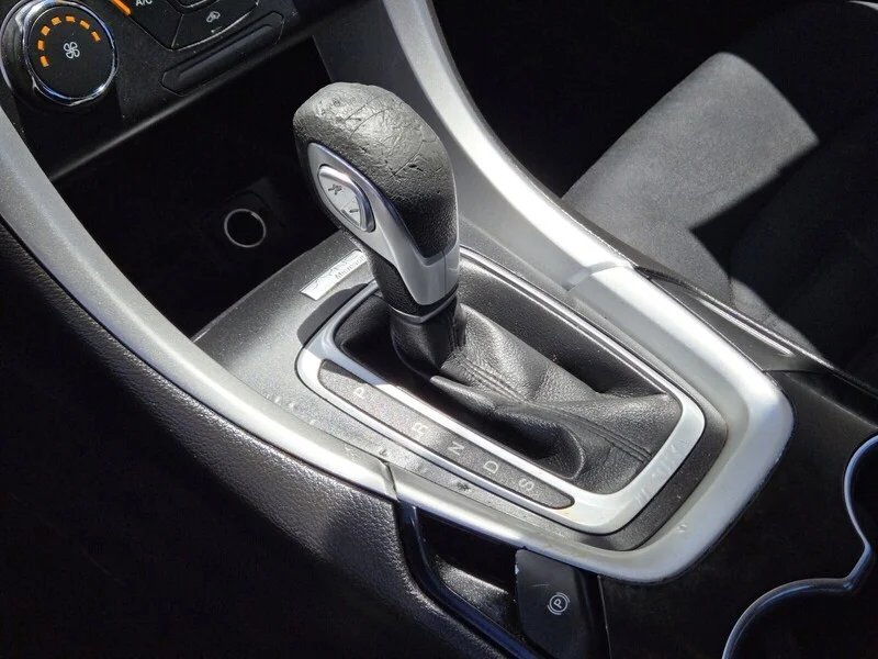 Used 2015 Gray Ford SE image 17