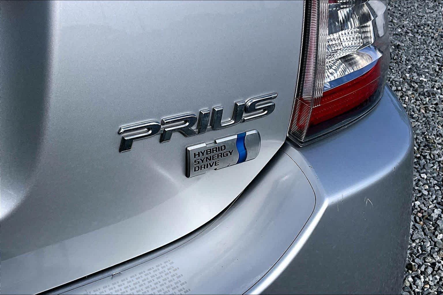 Used 2008 Classic Silver Metallic Toyota  image 9