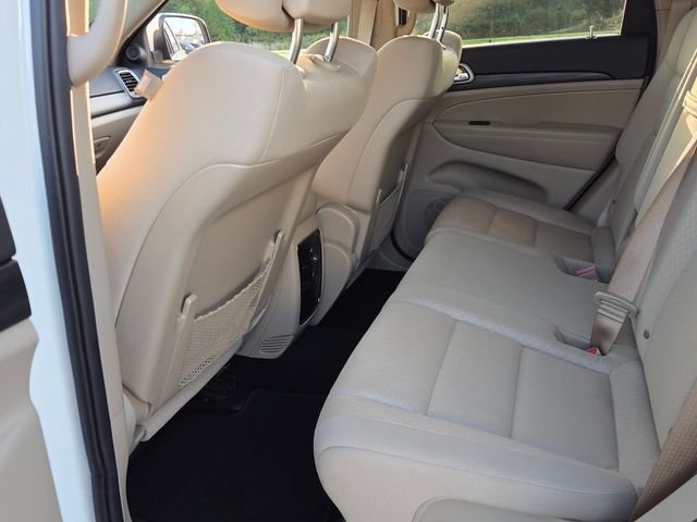 Used 2020 White Jeep Laredo E image 7