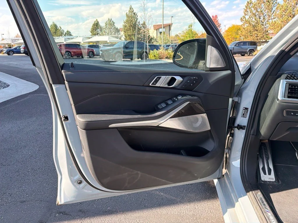 Used 2025 Brooklyn Grey Metallic BMW M60i image 9