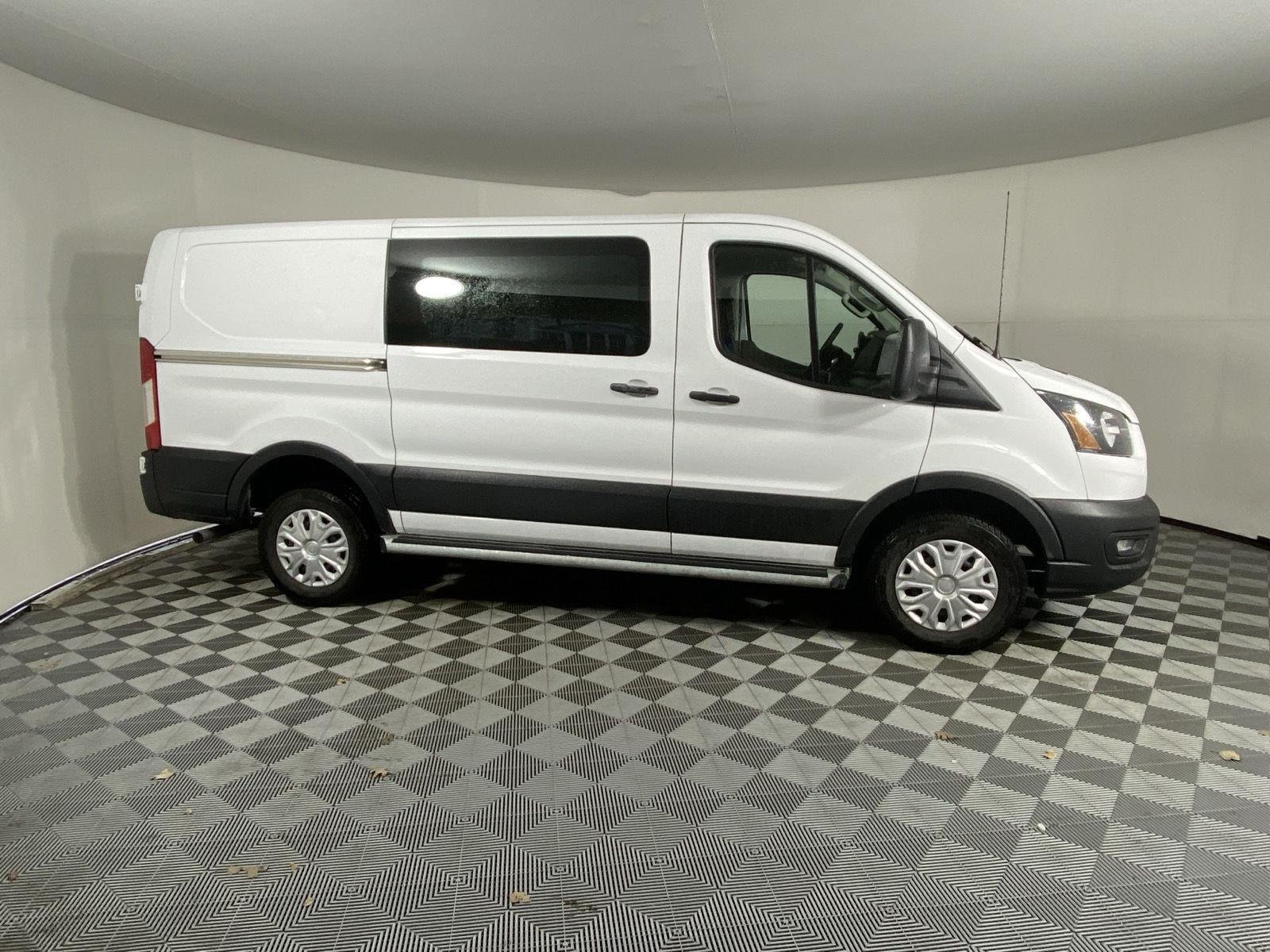 Used 2025 Oxford White Ford Base image 9