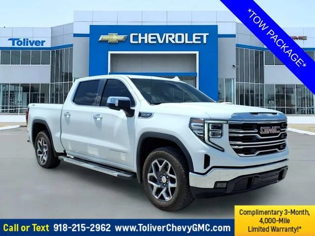 Used 2025 Summit White GMC SLT image 1