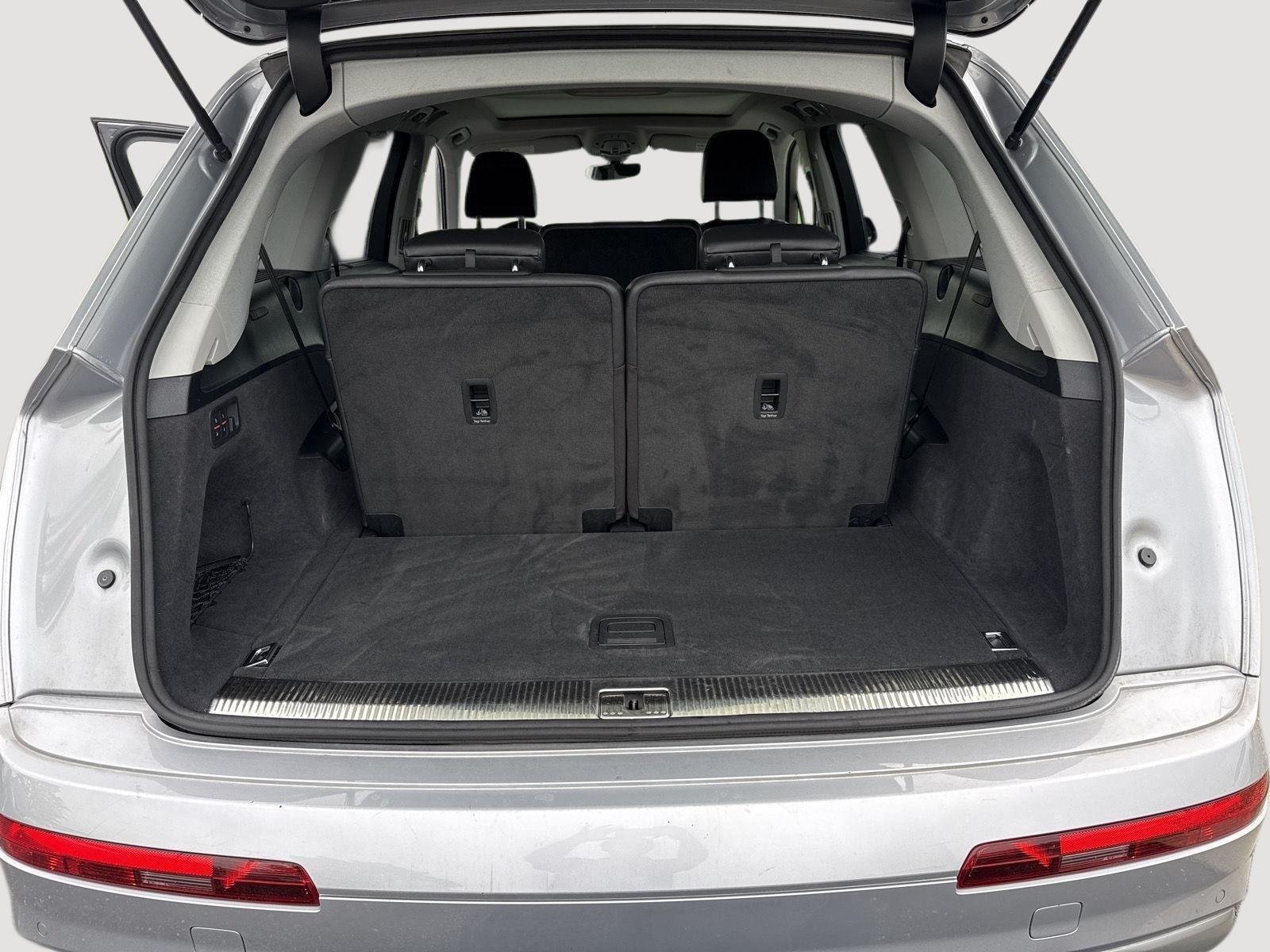 Used 2018 Florett Silver Metallic Audi Prestige image 30
