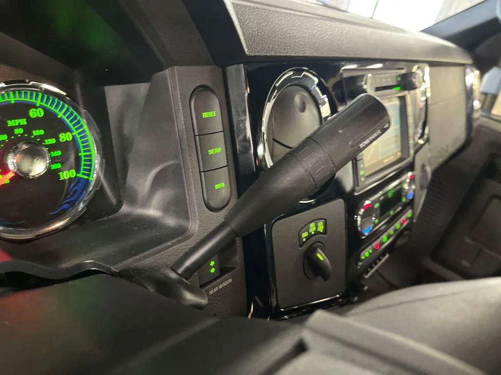 Used 2010  Ford XL image 25