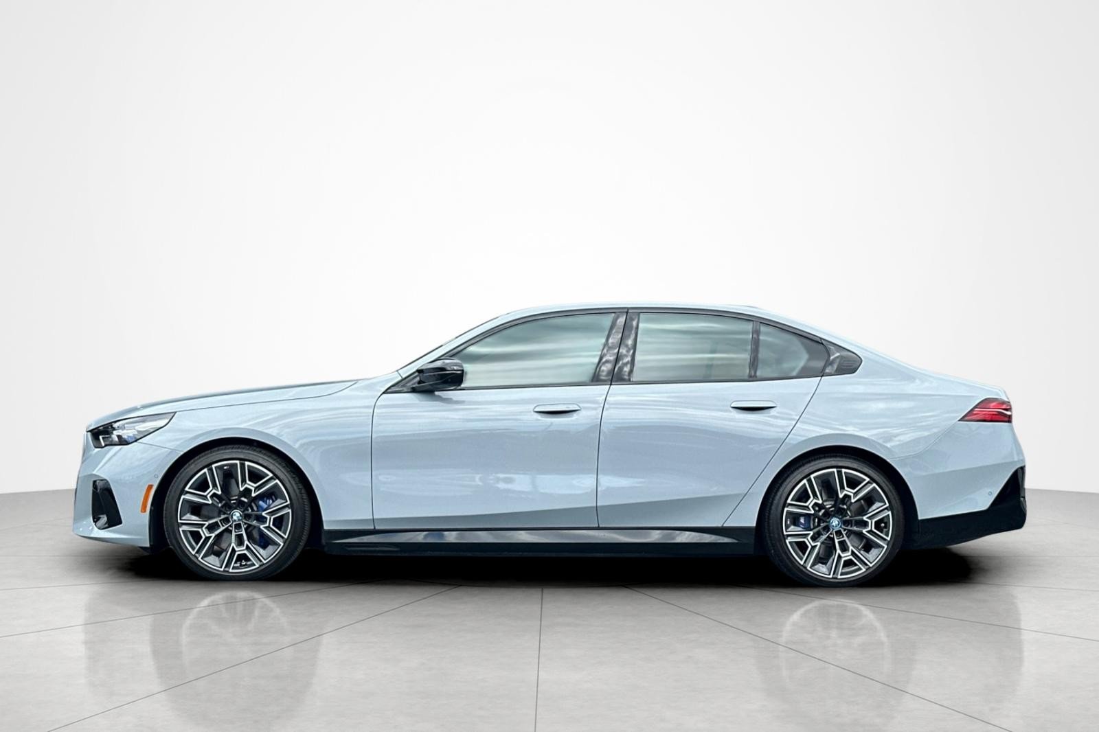 Used 2025 Brooklyn Grey Metallic BMW M60 image 2