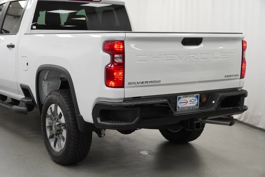 New 2026 Summit White Chevrolet Custom image 35
