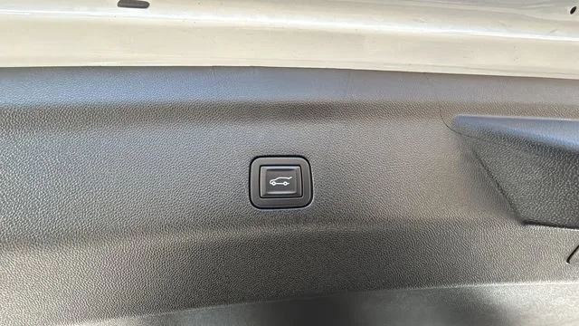 Used 2024 Summit White Chevrolet High Country image 39