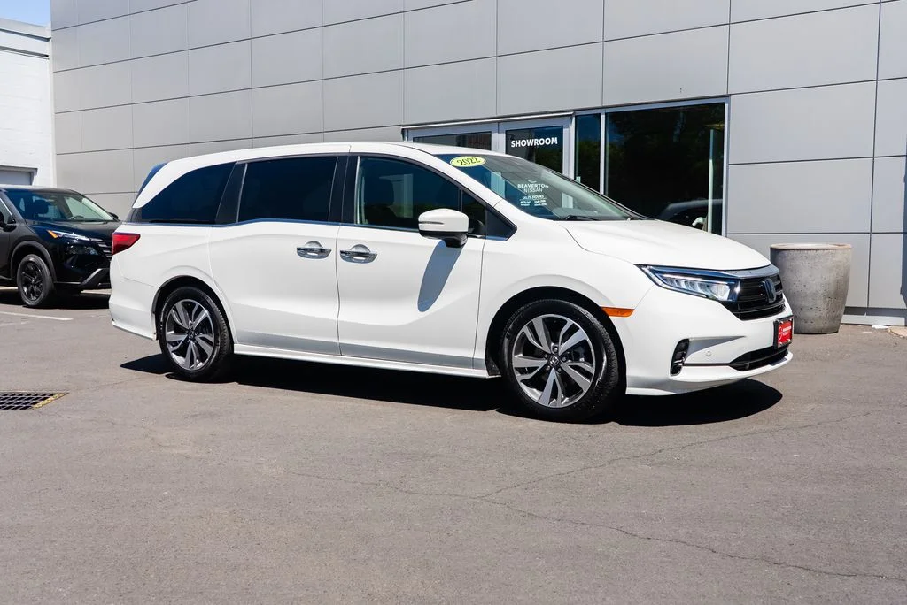 Used 2022 White Honda Touring image 29