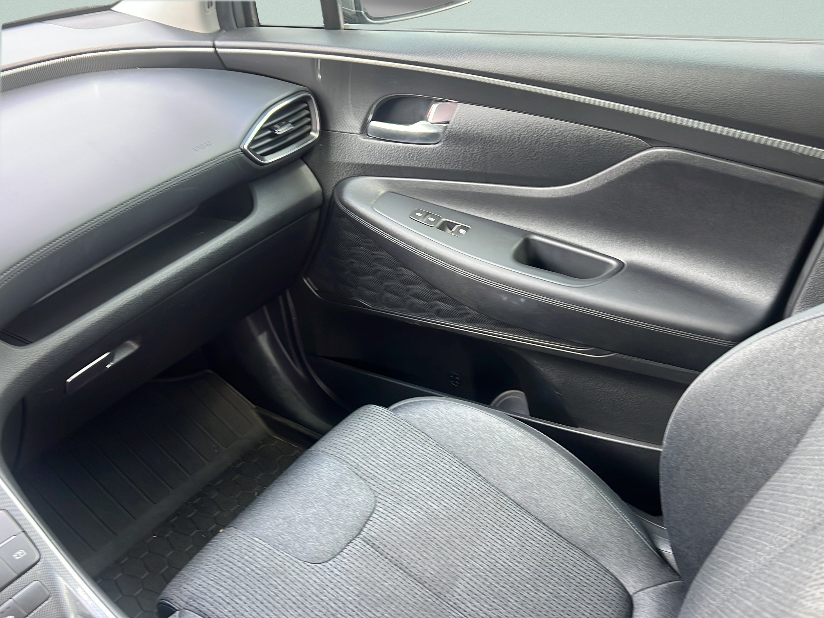 Used 2023 Hampton Gray Hyundai SEL image 13