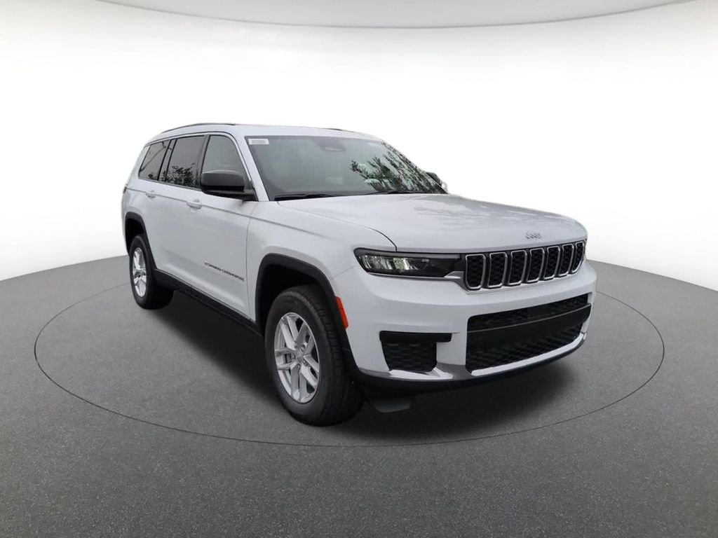 New 2026 Bright White Clear-Coat Exterior Paint Jeep Laredo X image 2