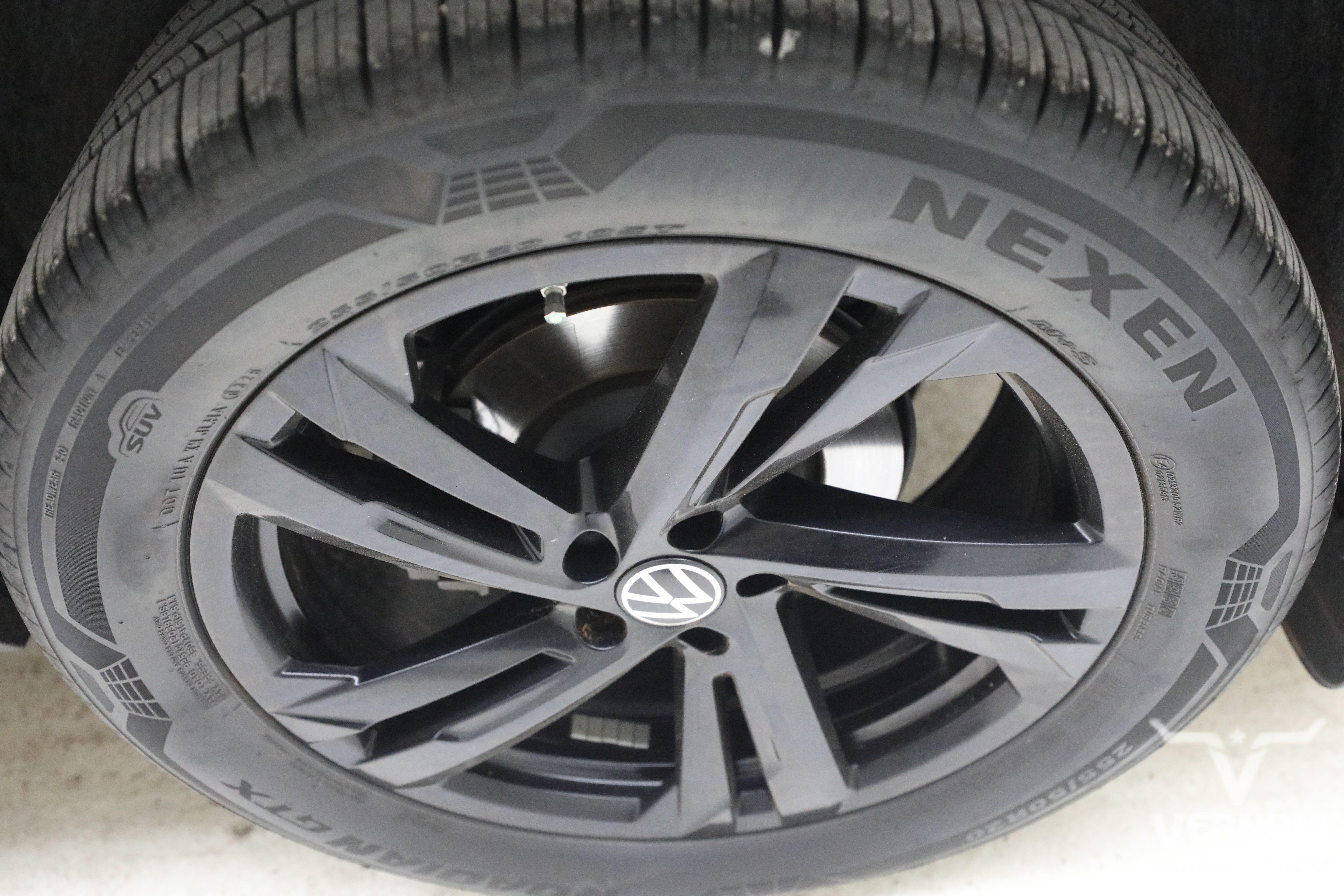 Used 2026 Silver Mist Metallic Volkswagen Y image 31