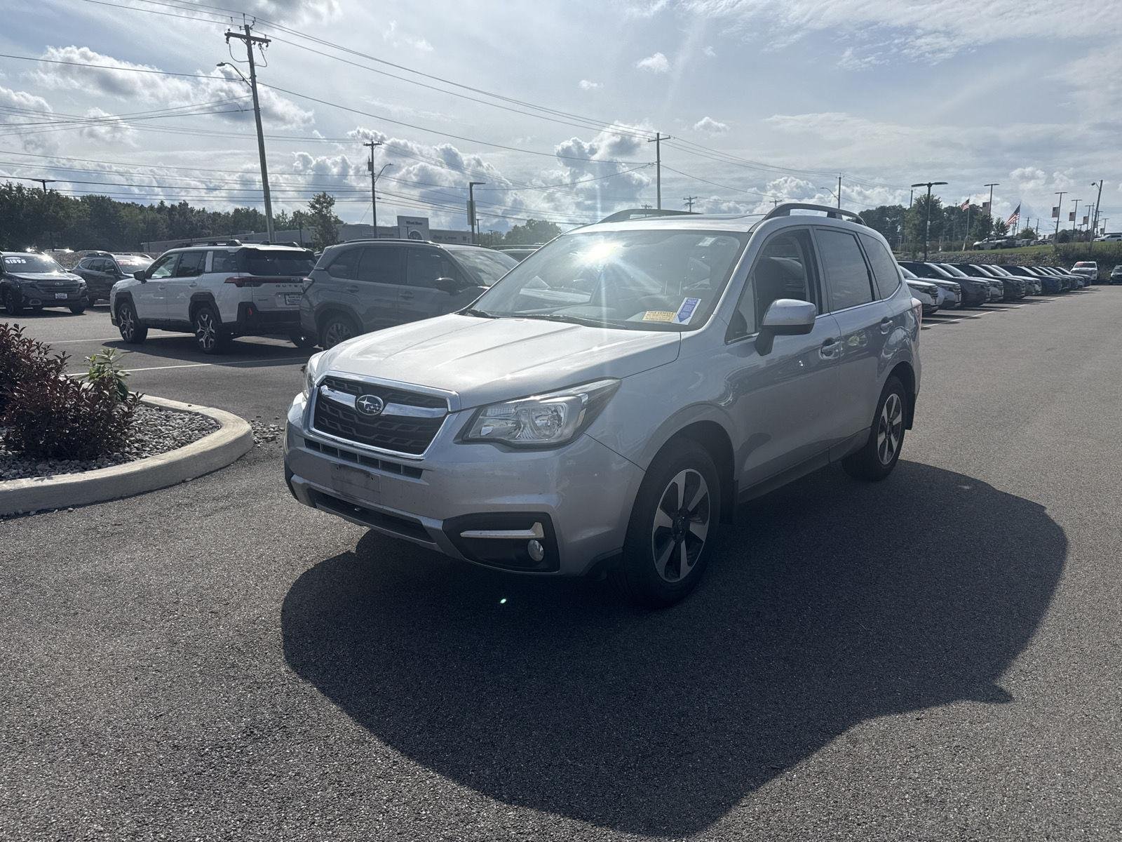 Used 2018 Ice Silver Metallic Subaru Limited image 6