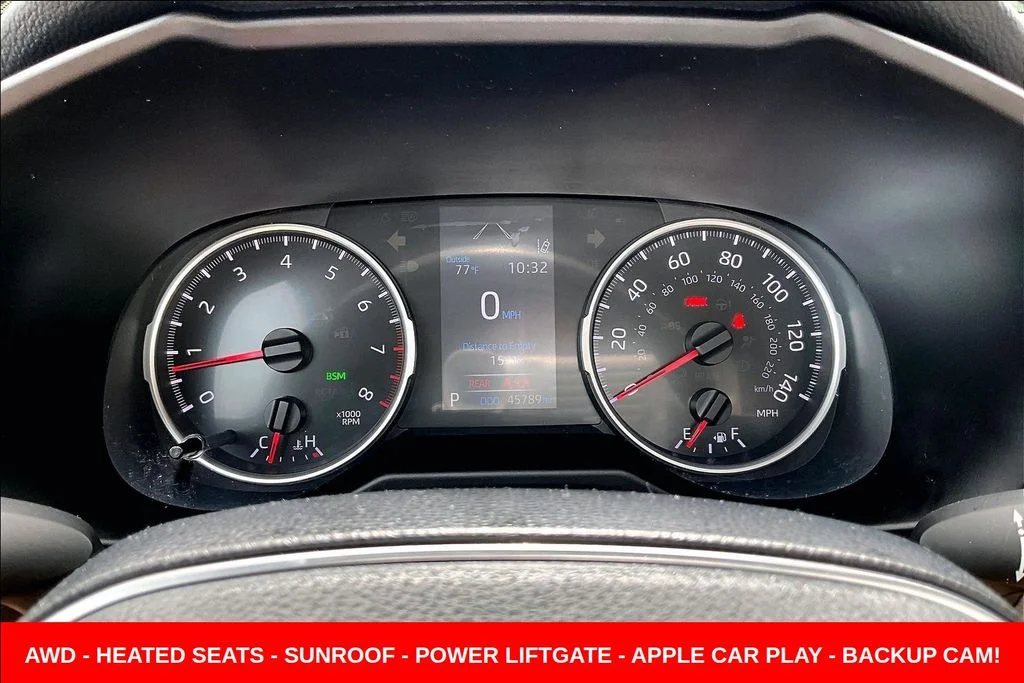 Used 2020 Gray Toyota XLE Premium image 13