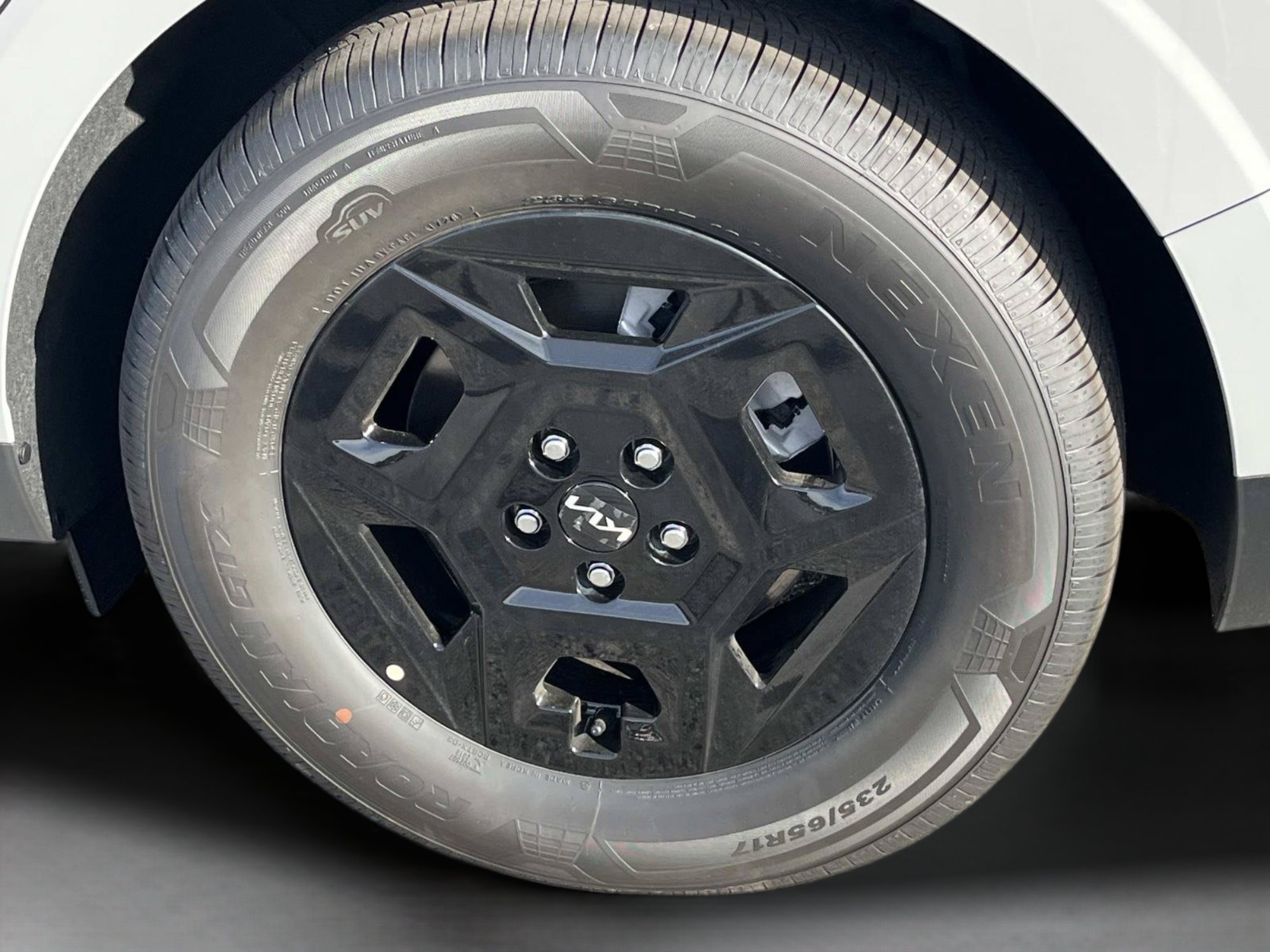 New 2027 Ceramic Silver Kia LXS image 35
