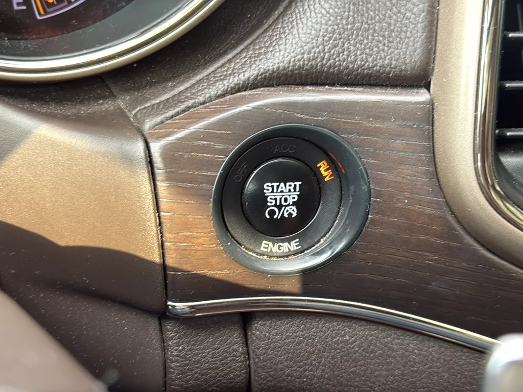Used 2014 Black Jeep Summit image 30