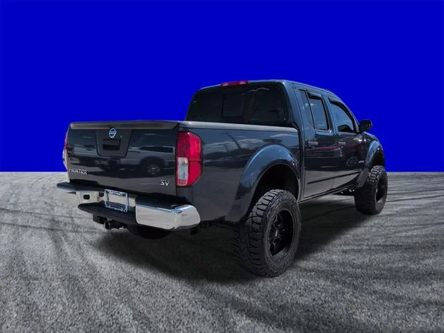 Used 2015 Arctic Blue Metallic Nissan SV image 4