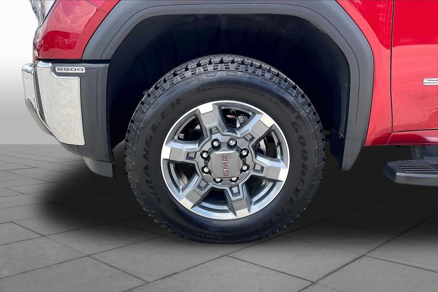 Used 2025 Volcanic Red Tintcoat GMC SLT image 11