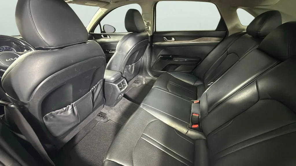 Used 2022 White Kia EX image 28