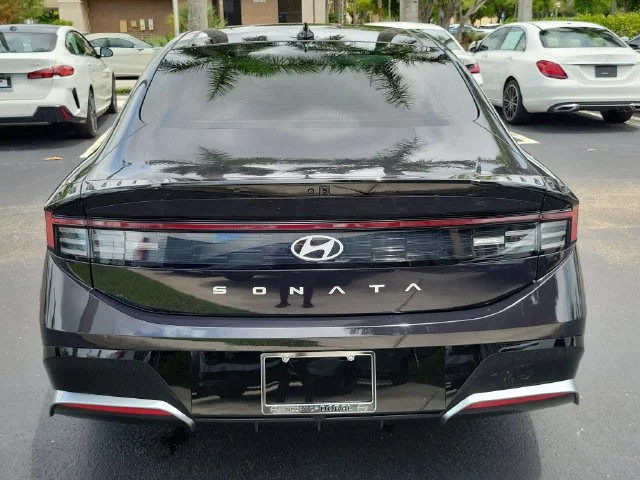 Used 2024 Blue Hyundai SEL image 5