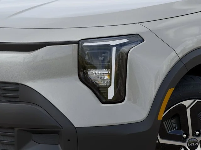 New 2027 White Kia LX image 10