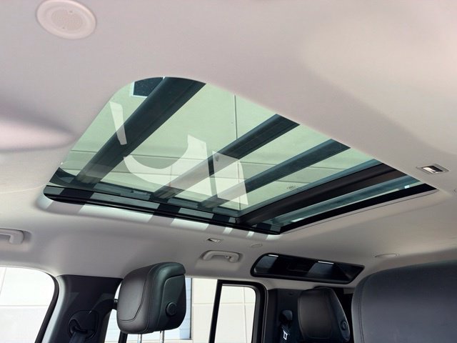 Used 2020 Black Land Rover HSE image 12