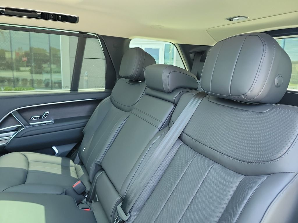 New 2026 Charente Grey Land Rover SE image 15