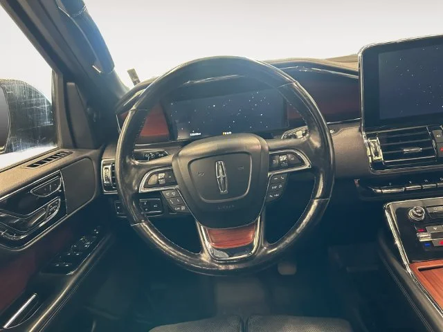Used 2021 Black Lincoln Reserve image 12