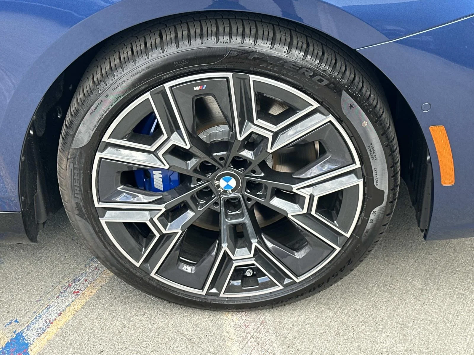New 2026 Phytonic Blue Metallic BMW M60 image 6