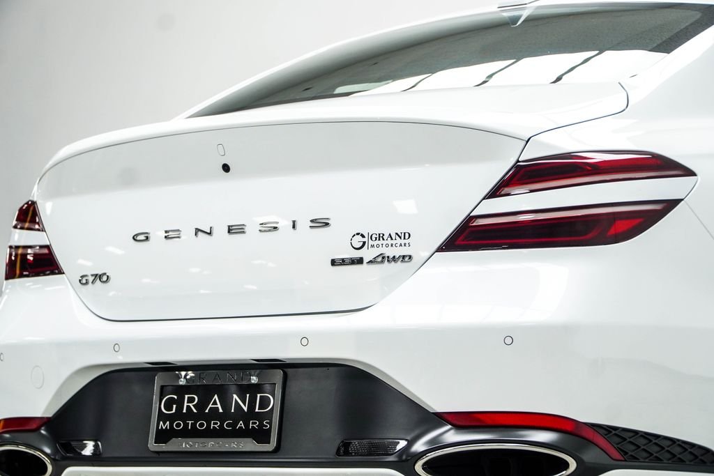 Used 2025 White Genesis 3.3T Sport Advanced image 13