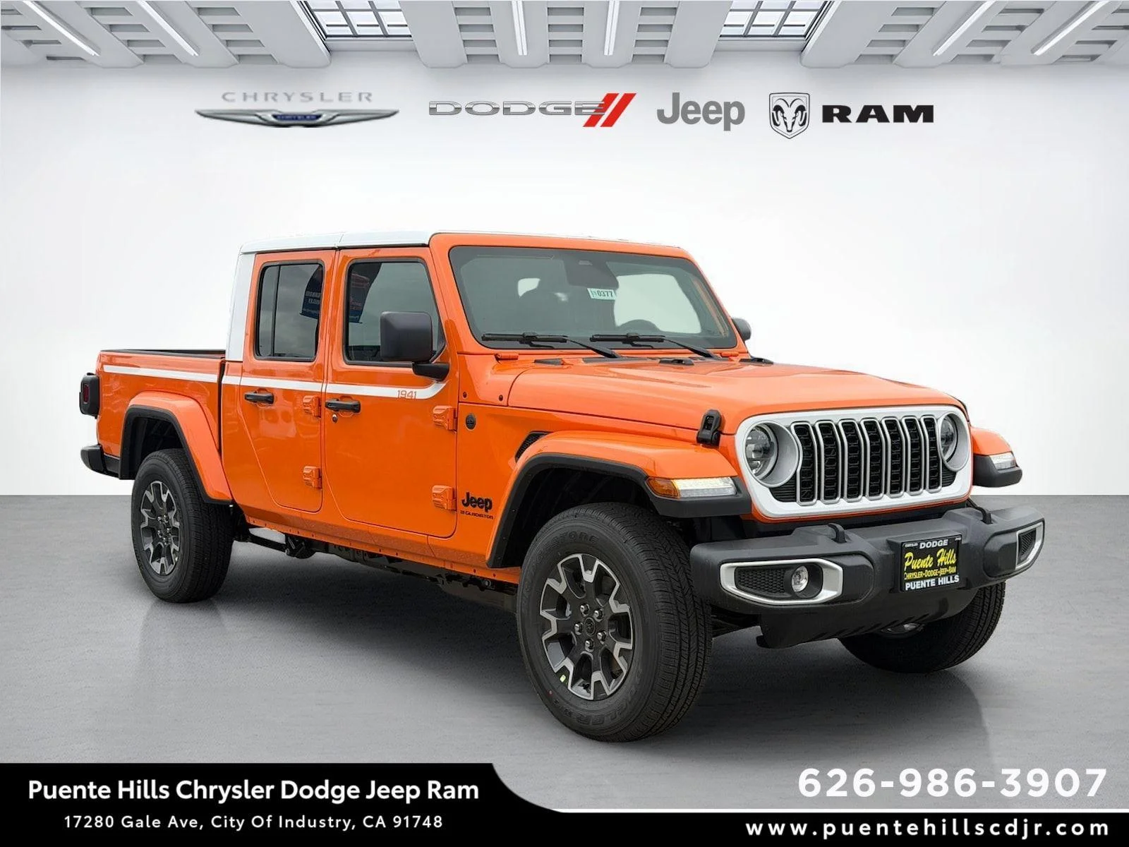 2026 Jeep Gladiator Sahara Auto's photo