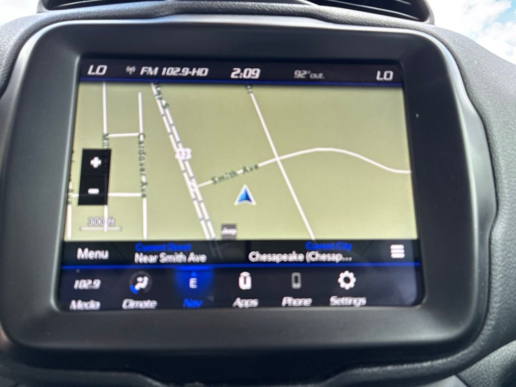 Used 2023 Red Jeep Latitude image 16