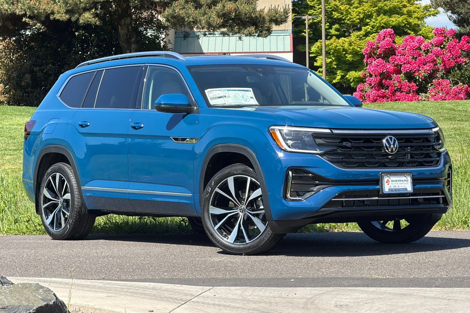 2026 Volkswagen Atlas 2.0T SEL Premium R-Line 4MOTION's photo