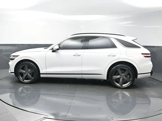 Used 2025 White Genesis 3.5T Sport image 4
