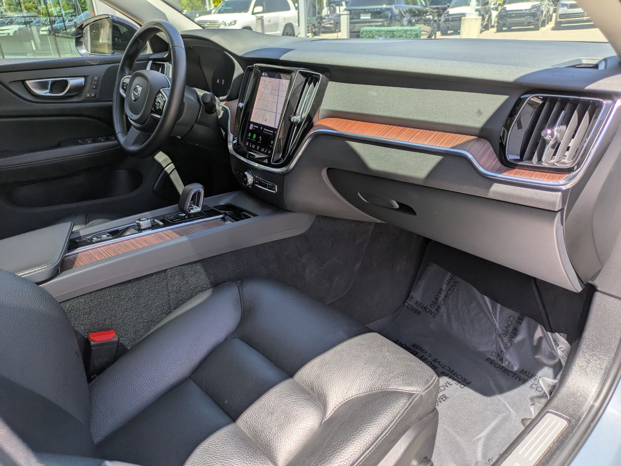 Used 2024 Blue Volvo Plus Dark Theme image 30