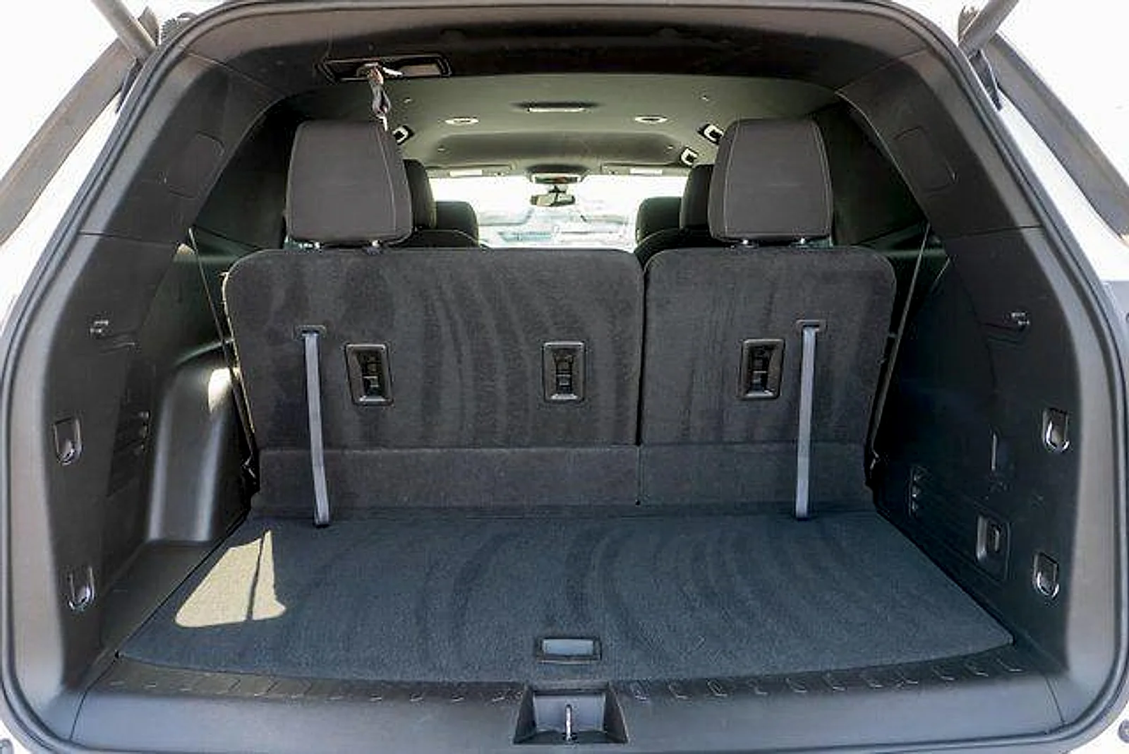 Used 2023 Summit White Chevrolet AWD LT Cloth image 10