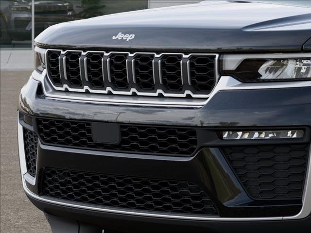 New 2026 Diamond Black Crystal Pearl-Coat Exterior Paint Jeep Limited 4x4 image 11