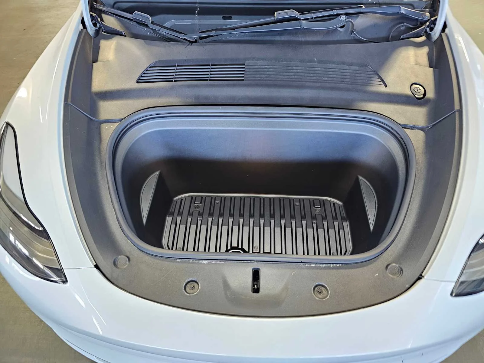 Used 2020 Pearl White Multi-Coat Tesla Performance image 9