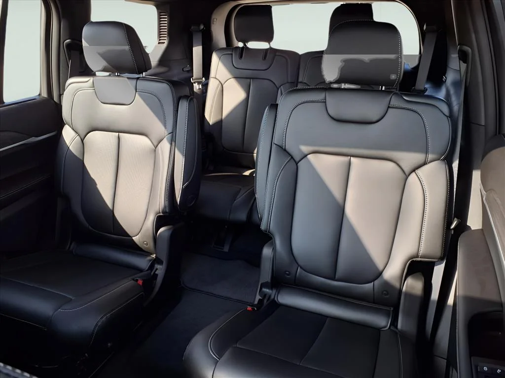 2025 Jeep Grand Cherokee L Limited - Photo 16