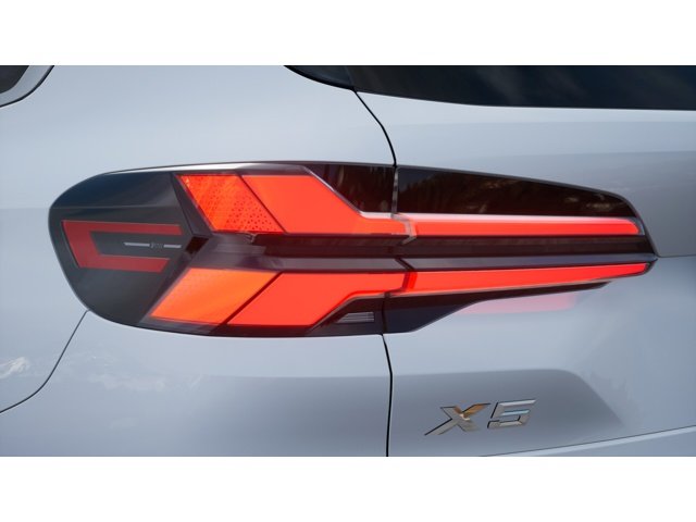 New 2026 Alpine White BMW sDrive40i image 8