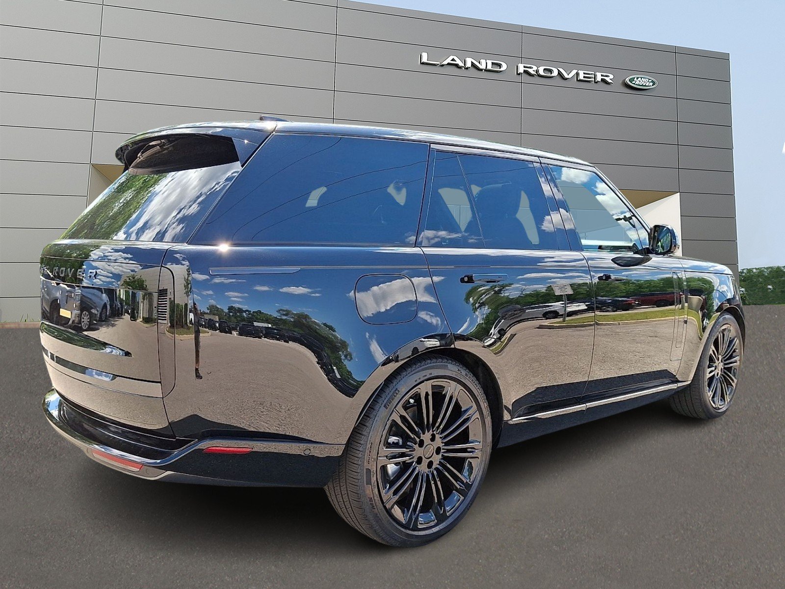 New 2026 Santorini Black LAND ROVER SE image 2