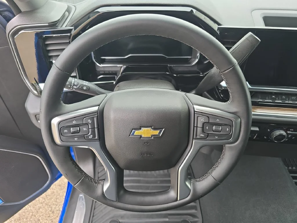 2025 Chevrolet Silverado 1500 LT - Photo 11