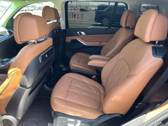 Used 2023 Black BMW xDrive40i image 17