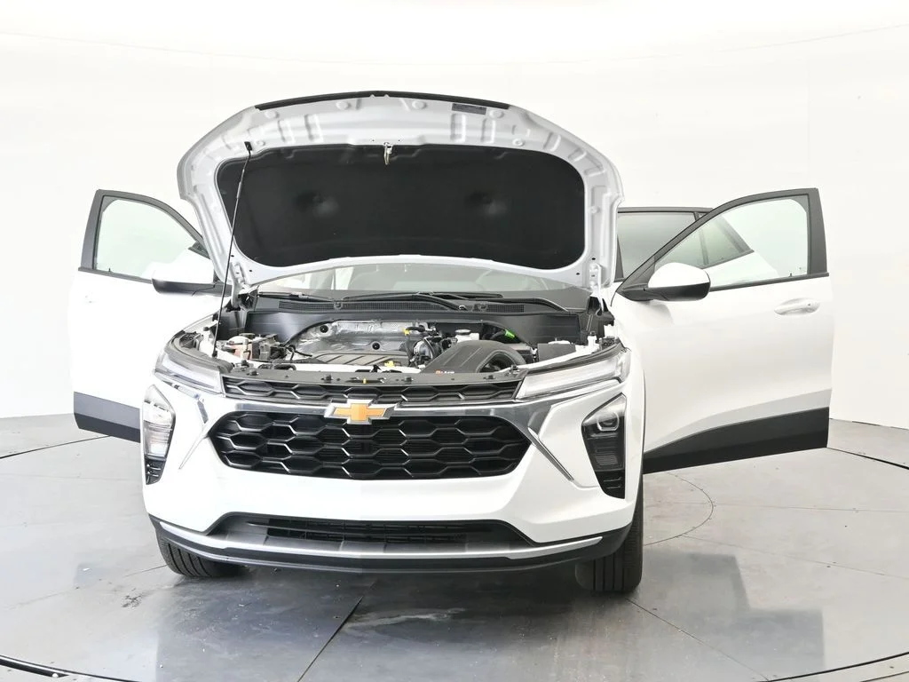 Used 2025 Summit White Chevrolet LT image 44